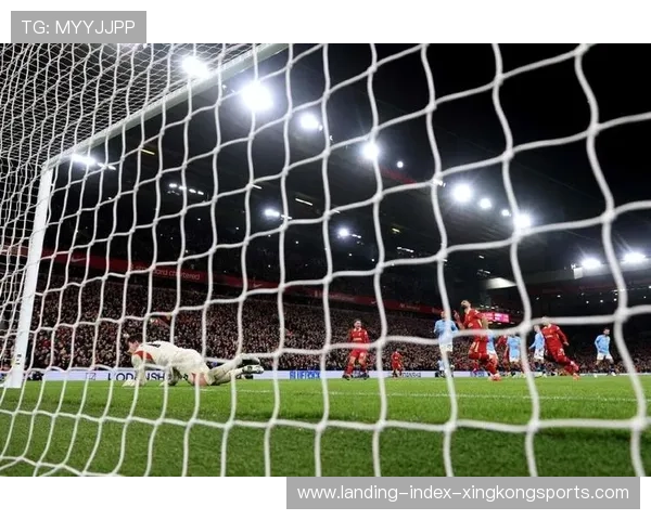 利物浦加克波突破制造空间远射洞穿大门 利物浦加克波突破制造空间远射洞穿大门