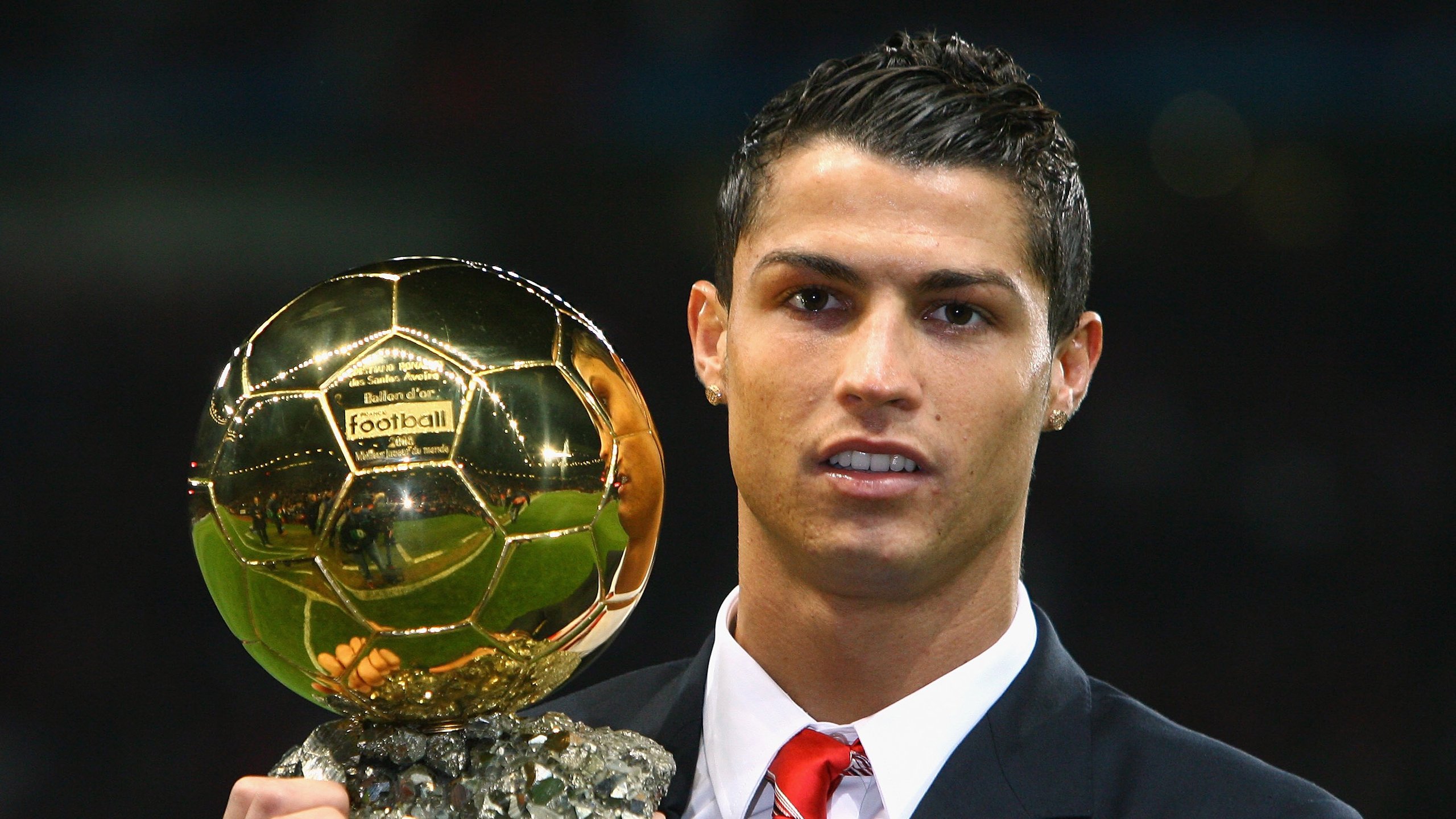 “一对一护具拳击赛” 力度受控更注重技术比拼